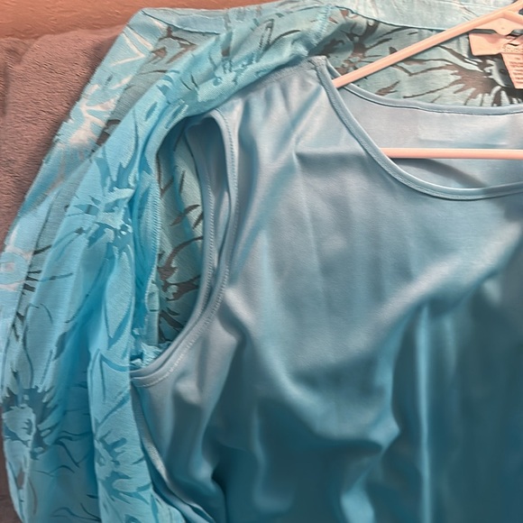 Z studio 1X blue sheer floral print button down with tank 💕 - Picture 2 of 4